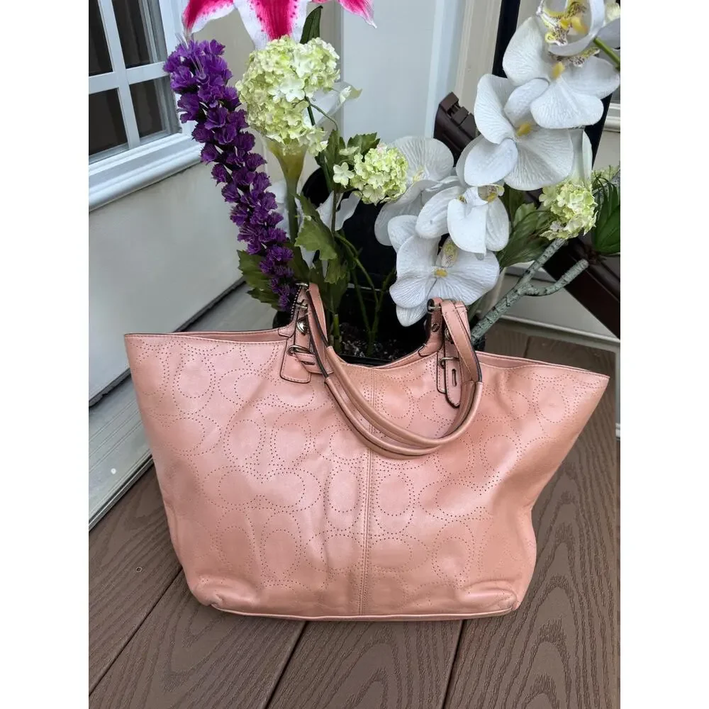 Coach nude pink